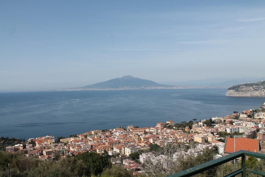 Casa Vacanze Chery Sorrento Buitenkant foto
