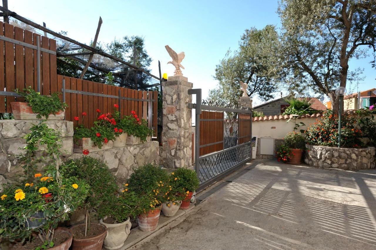 Casa Vacanze Chery Sorrento Buitenkant foto